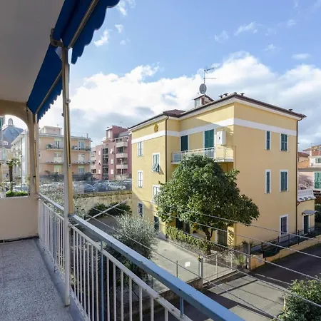 Apartamento Altido Family Apt For 8 With Parking In Central
